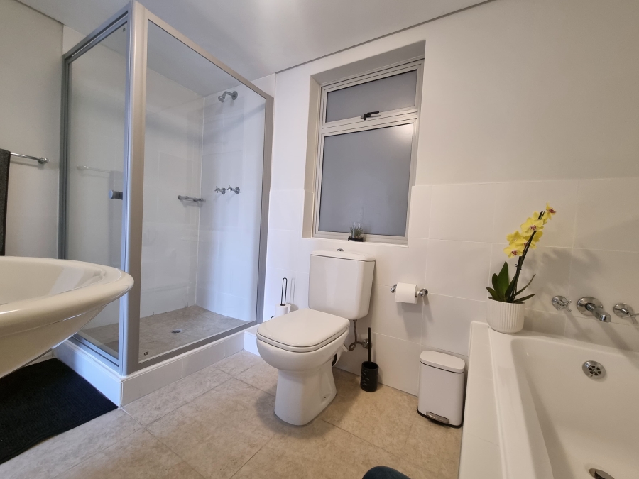 To Let 1 Bedroom Property for Rent in Sea Point Western Cape